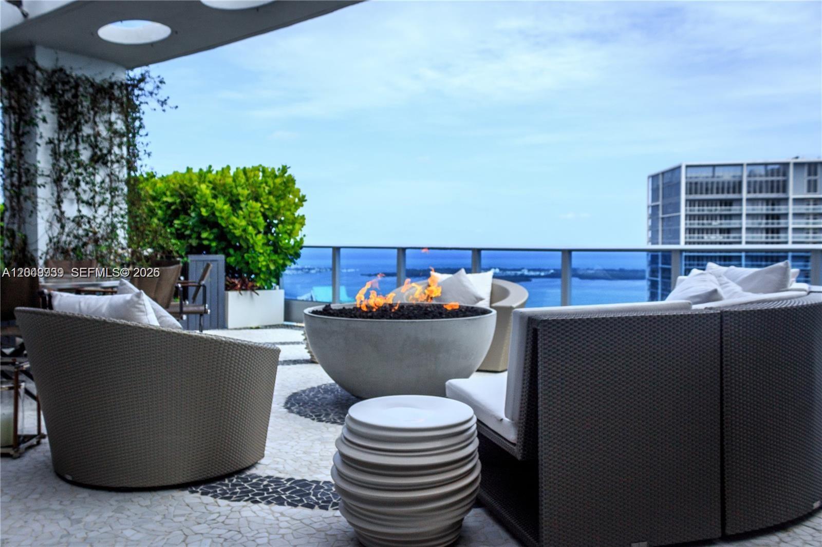Photo of 200 Biscayne Boulevard Way PH-5404 #PH-5404 listing for Sale