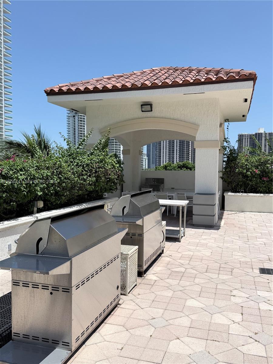 Photo of 20000 E Country Club Drive 405 #405 listing for Sale
