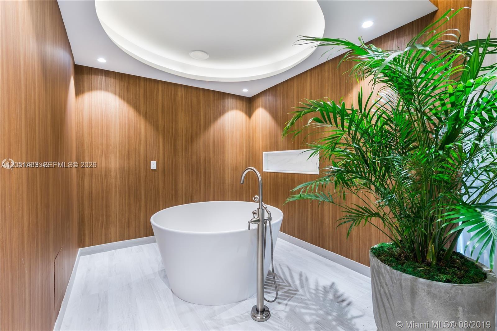 Photo of 2831 S Bayshore Drive 501 #501 listing for Sale