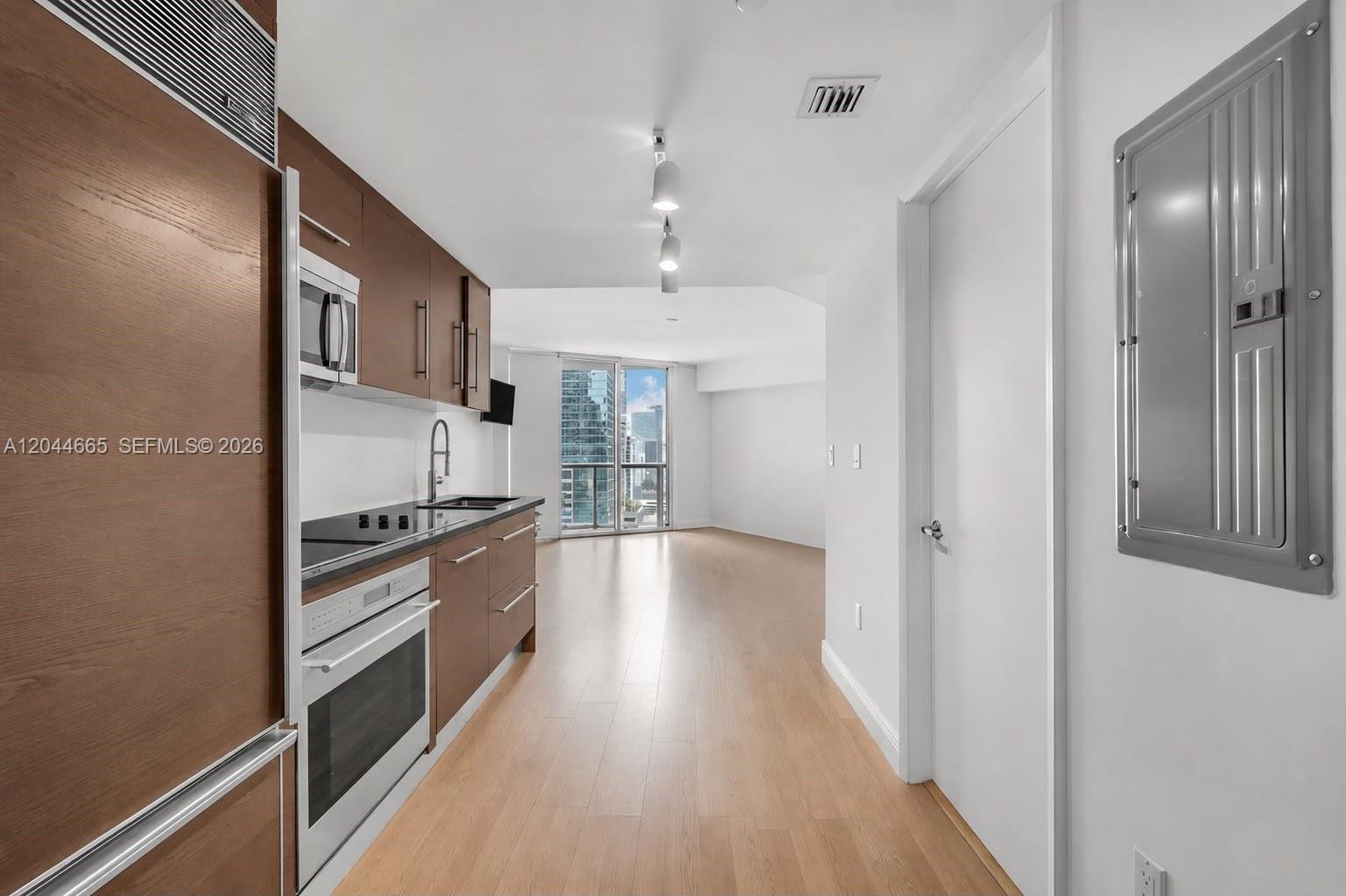 Photo of 475 Brickell Avenue 2508 #2508 listing for Sale