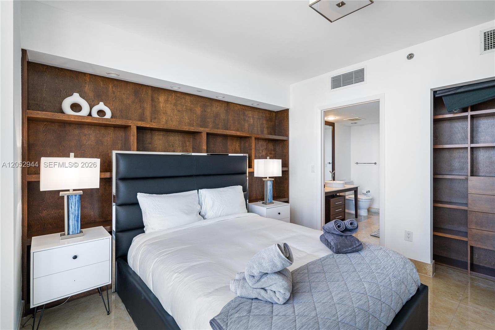 Photo of 495 Brickell 5705 #5705 listing for Sale