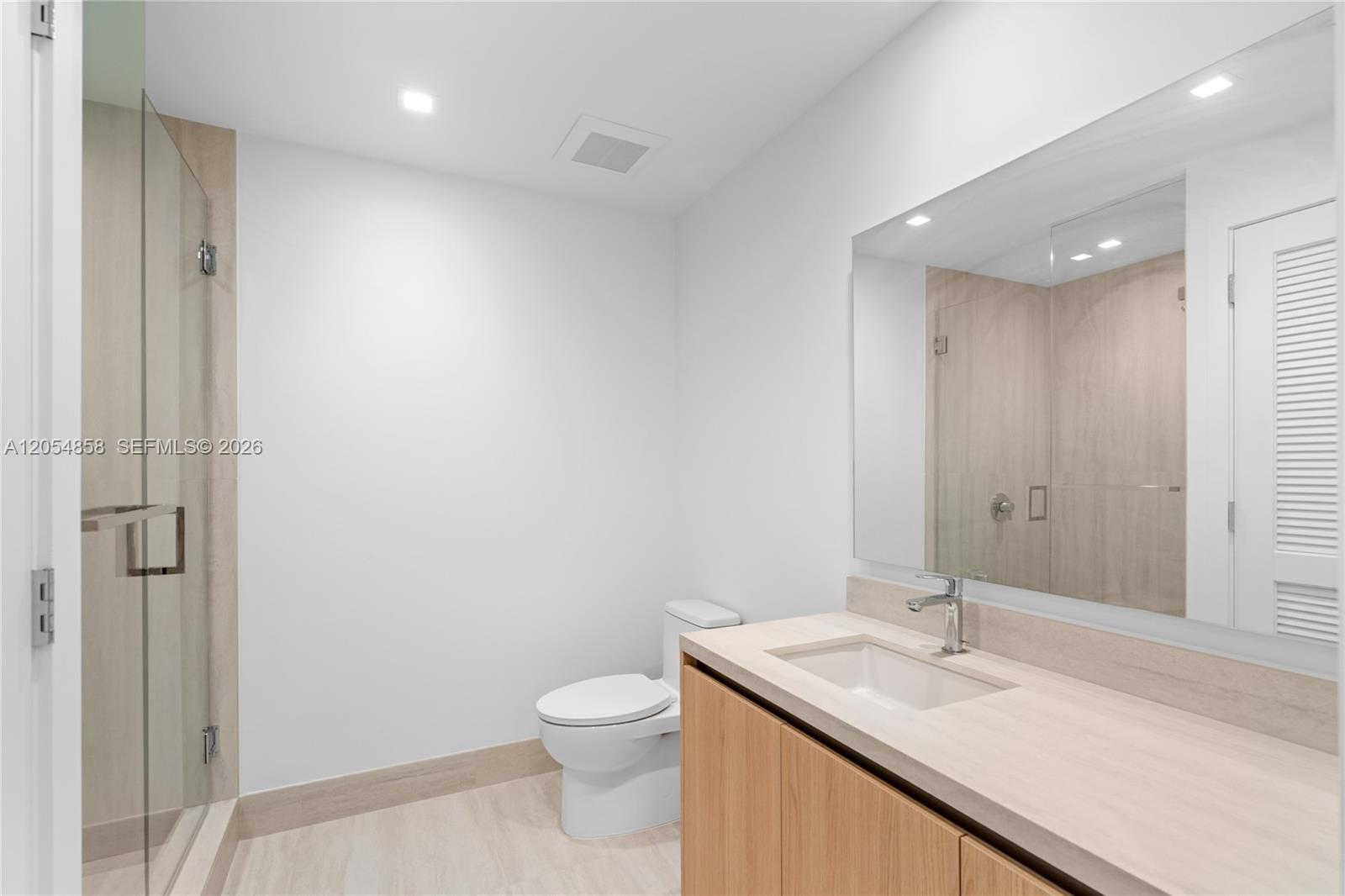 Photo of 2411 Laguna Circle 1604 #1604 listing for Sale