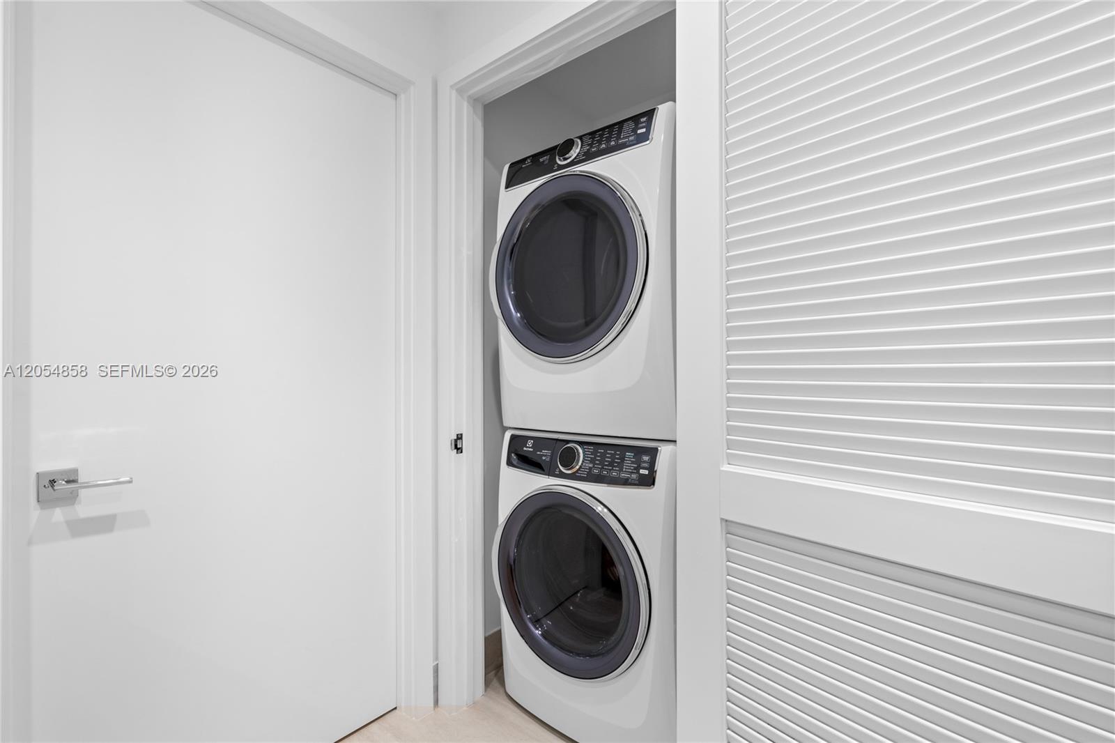 Photo of 2411 Laguna Circle 1604 #1604 listing for Sale