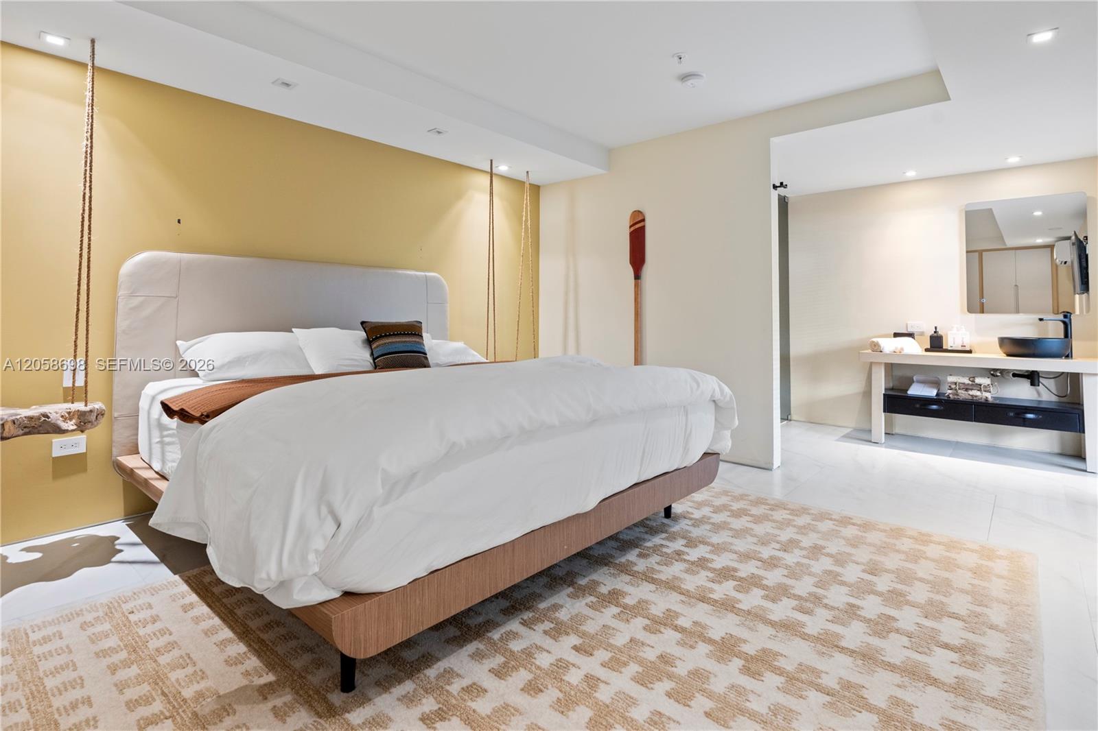 Photo of 650 NE 32nd Street BH2 #BH2 listing for Sale
