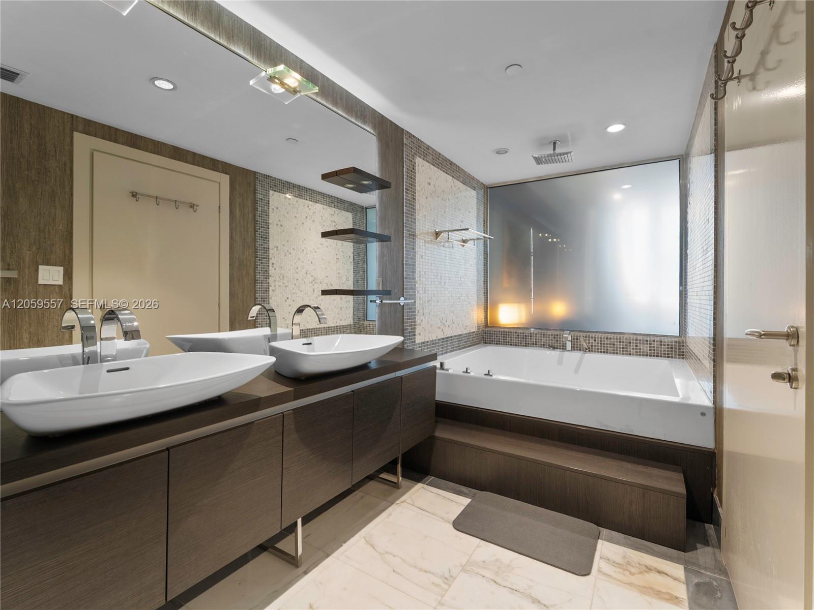 Photo of 200 Biscayne Boulevard Way 1407 #1407 listing for Sale