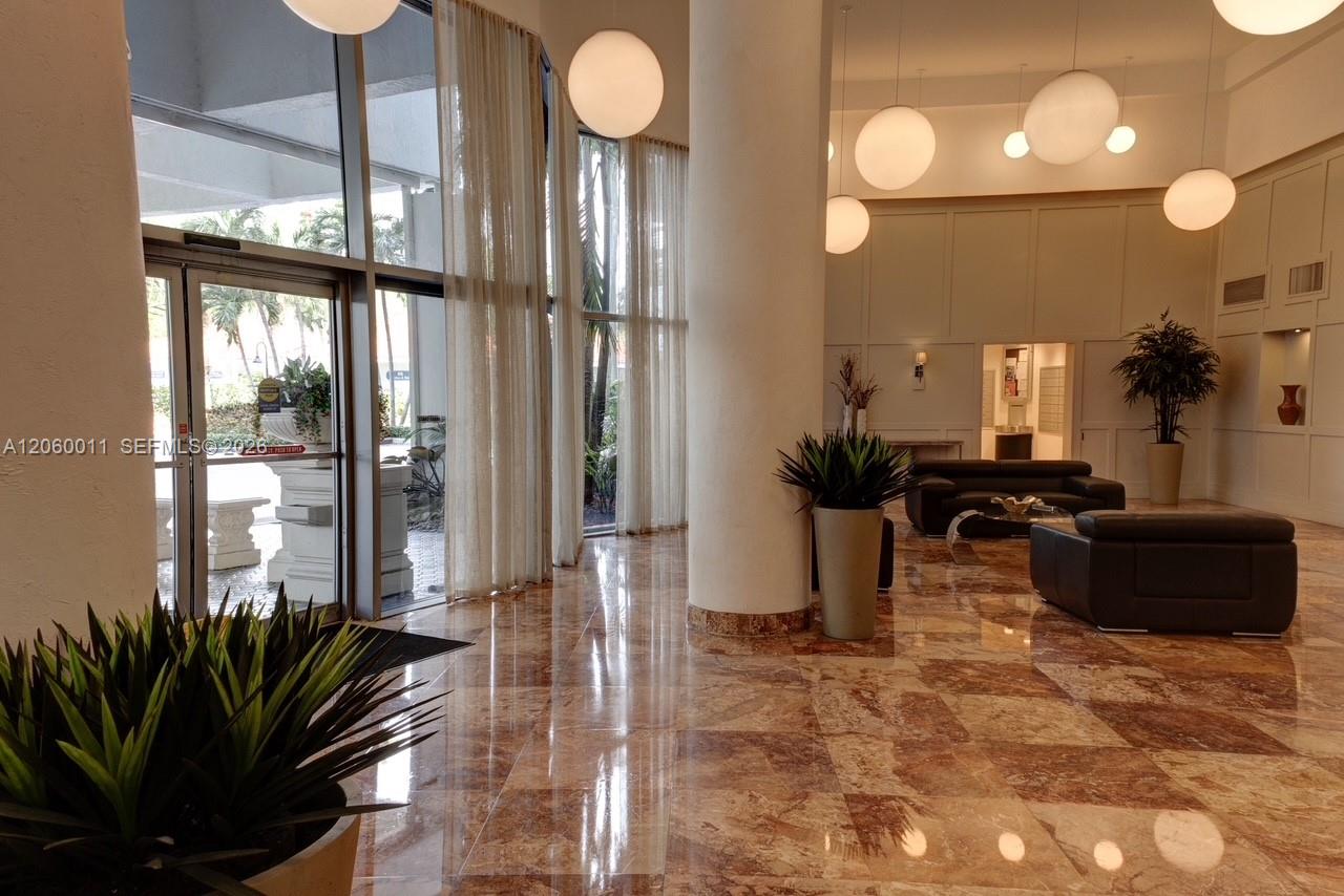 Photo of 3600 Mystic Pointe Drive 613 #613 listing for Sale