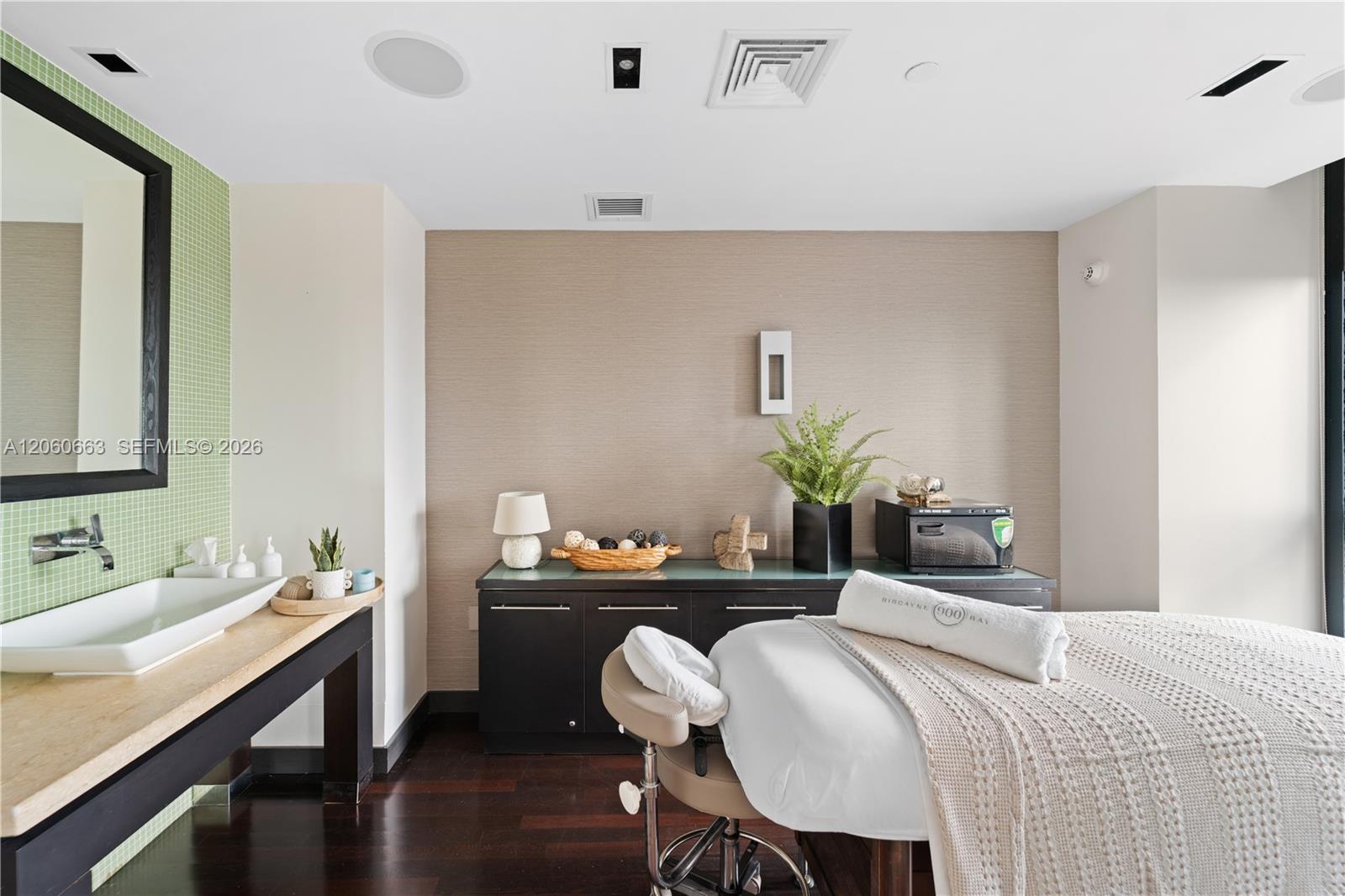 Photo of 900 Biscayne Boulevard 3607 #3607 listing for Sale