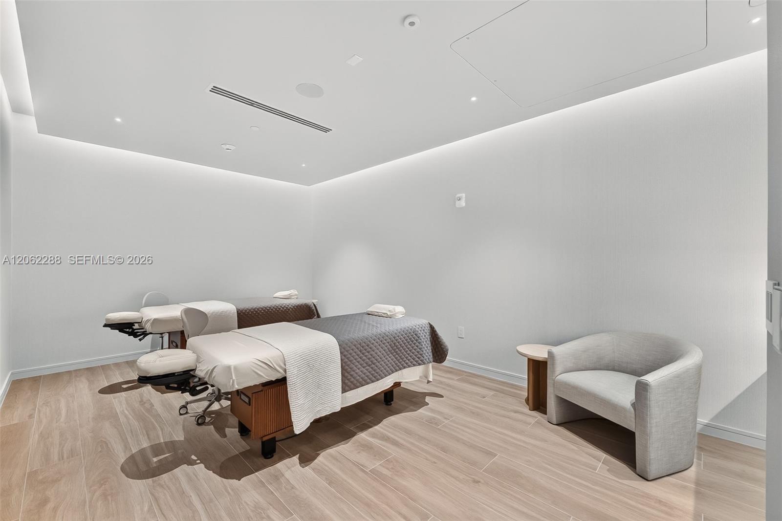 Photo of 2411 Laguna Circle 2011 #2011 listing for Sale
