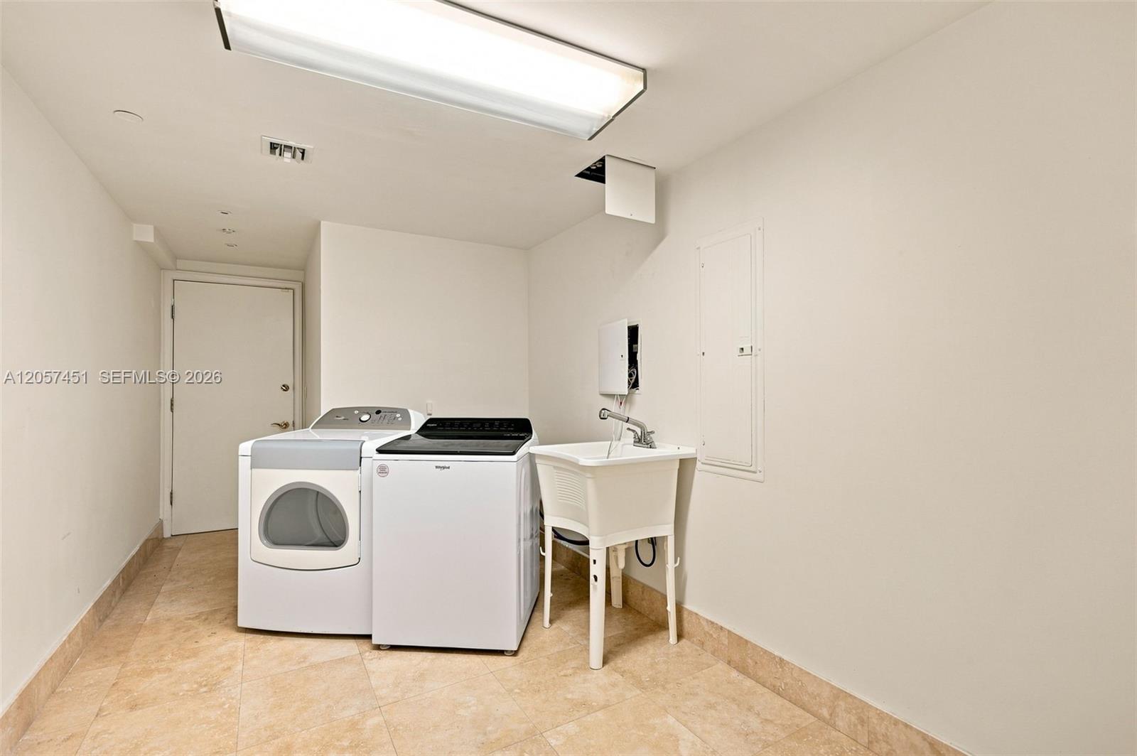 Photo of 3201 NE 183rd Street 2104 #2104 listing for Sale