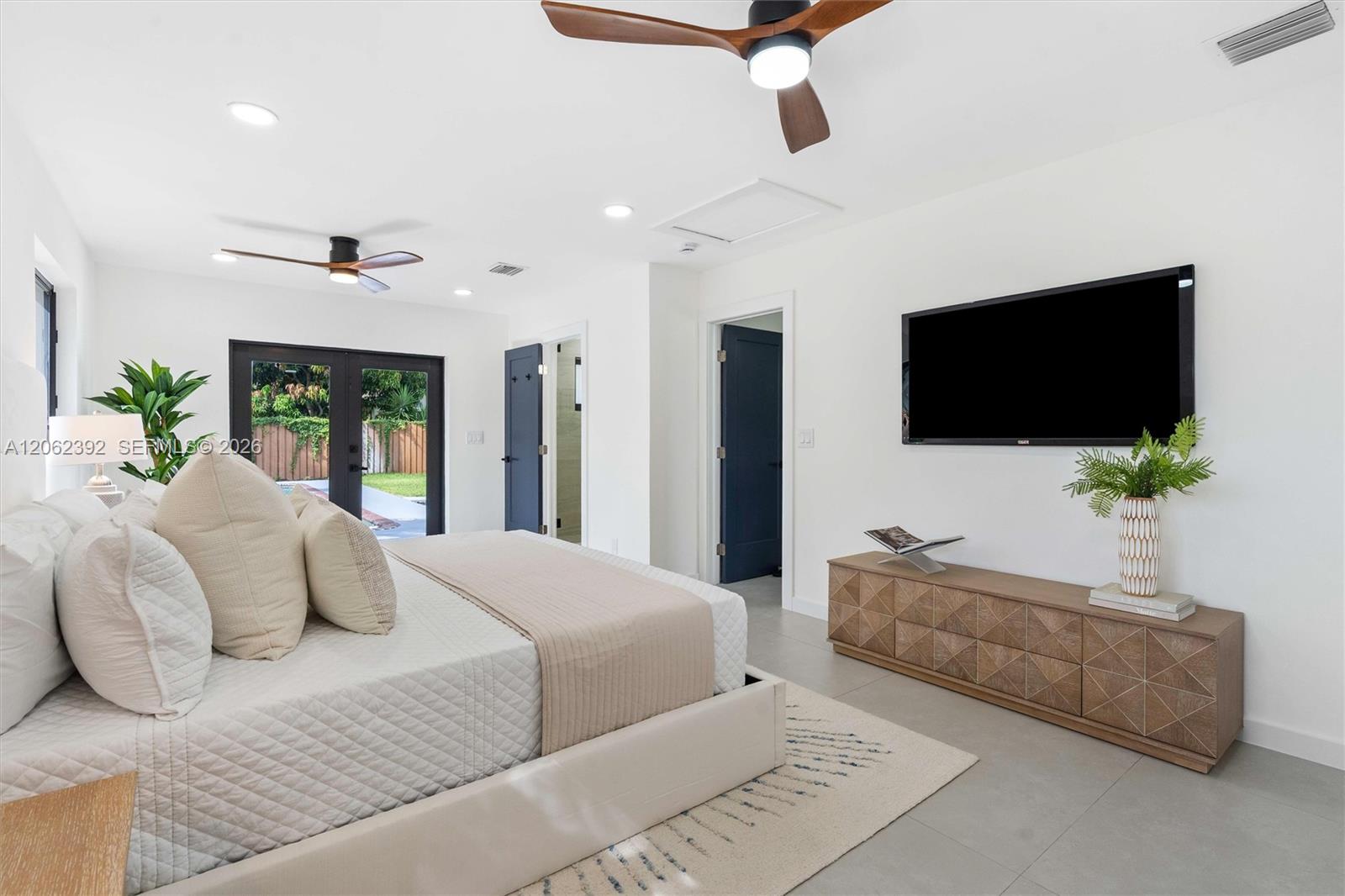 Photo of #A12062392 listing for Sale
