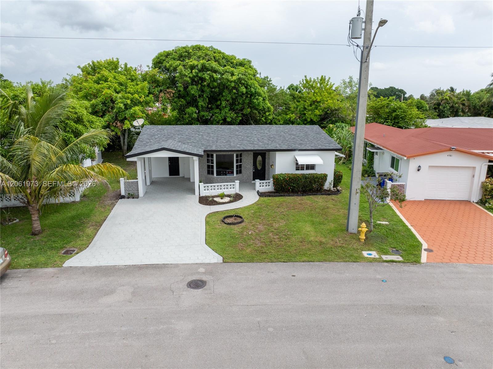 Photo of #A12061973 listing for Sale