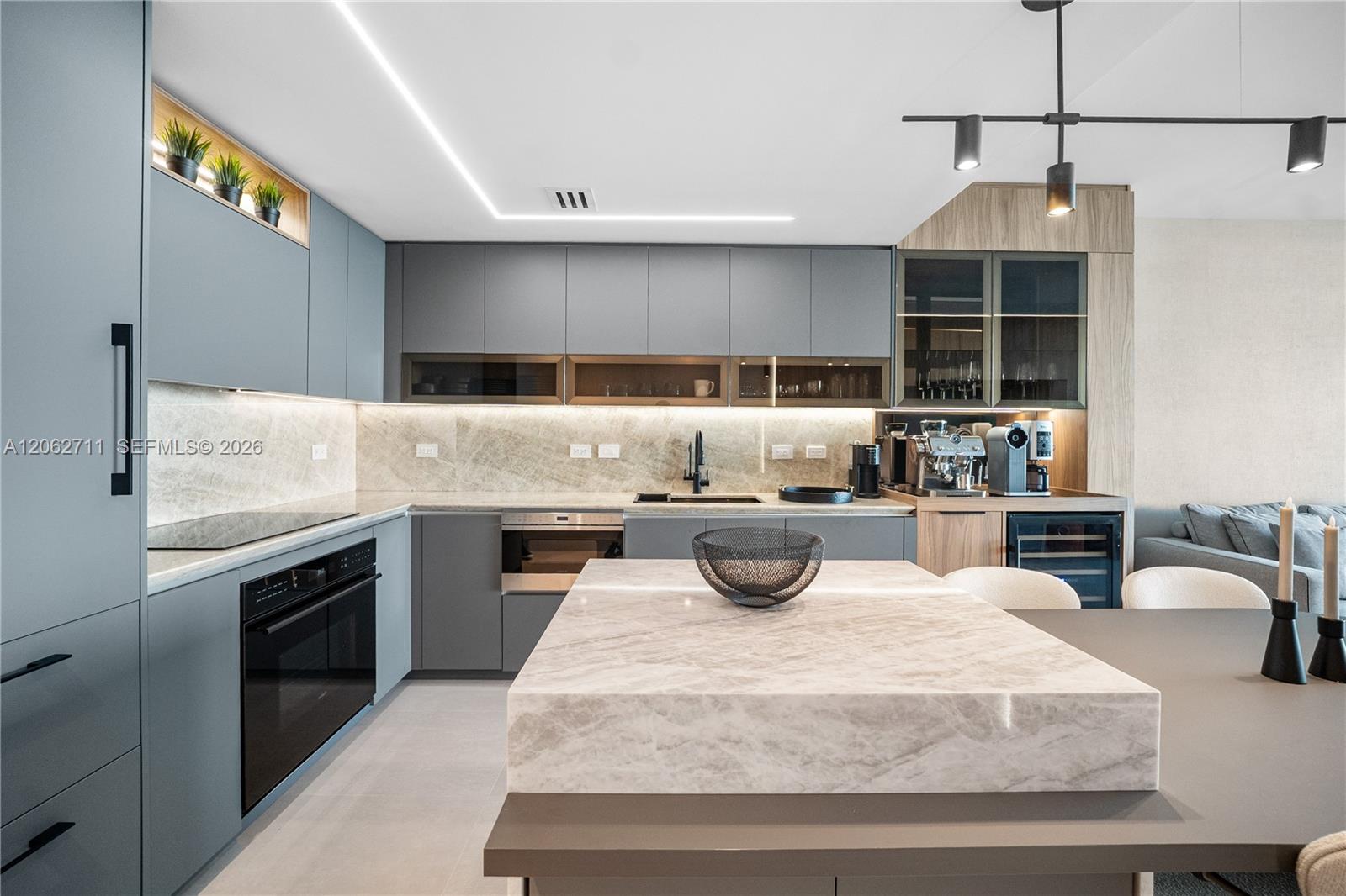 Photo of 3131 NE 7th Avenue 2805 #2805 listing for Sale