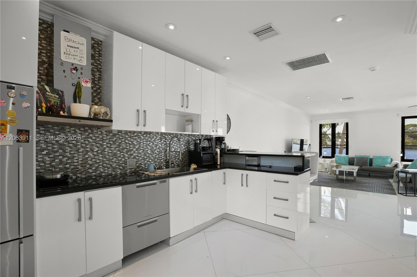 Photo of 900 S Northlake Drive # listing for Sale