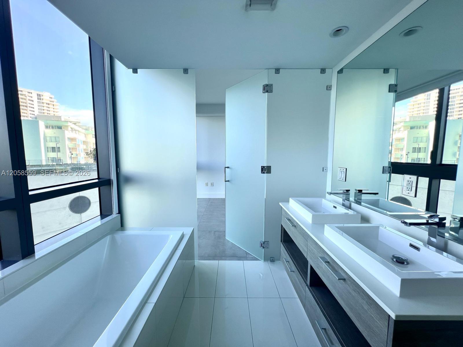 Photo of 650 NE 32nd Street 908 #908 listing for Sale