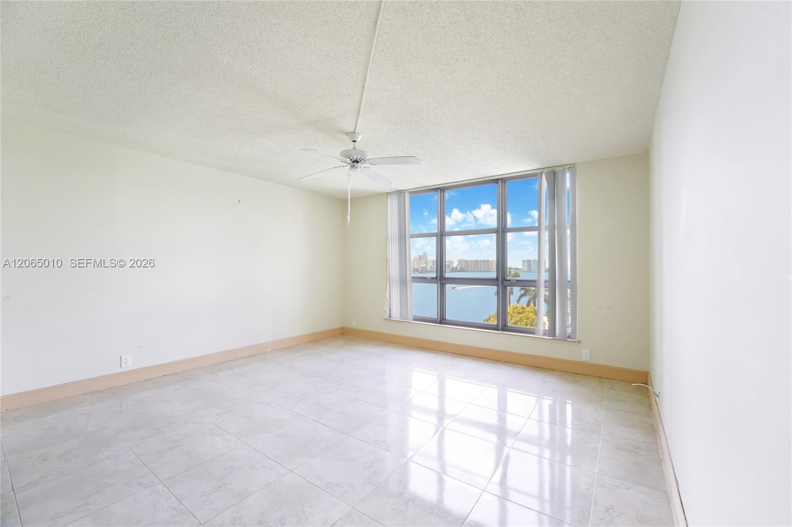 Photo of 19101 NE 36th Court 705 #705 listing for Sale