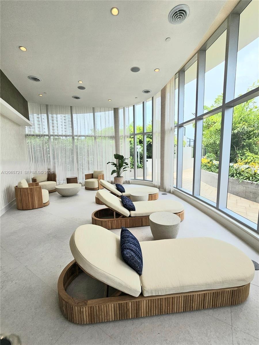 Photo of 700 NE 24th Street 3502 #3502 listing for Sale