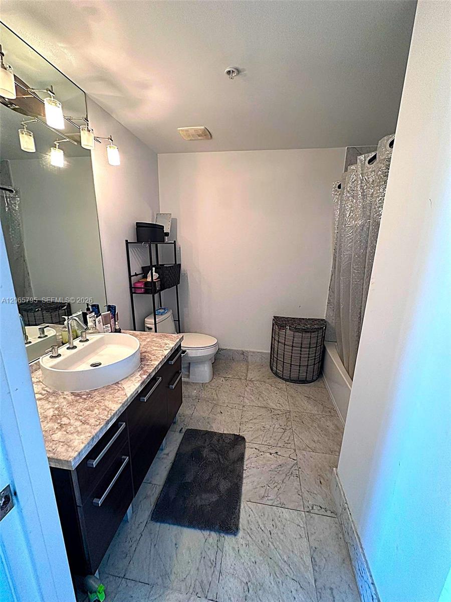 Photo of 244 Biscayne Boulevard 3707 #3707 listing for Sale