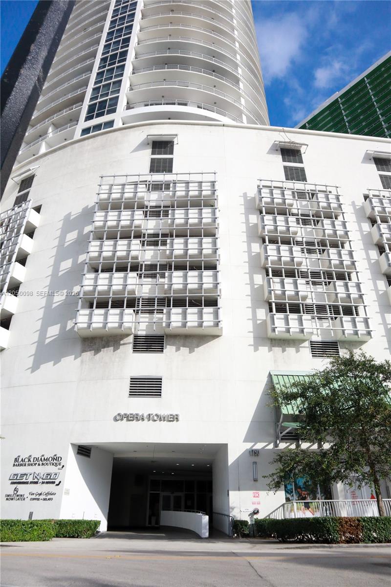 Photo of 1750 N Bayshore Drive 3411 #3411 listing for Sale