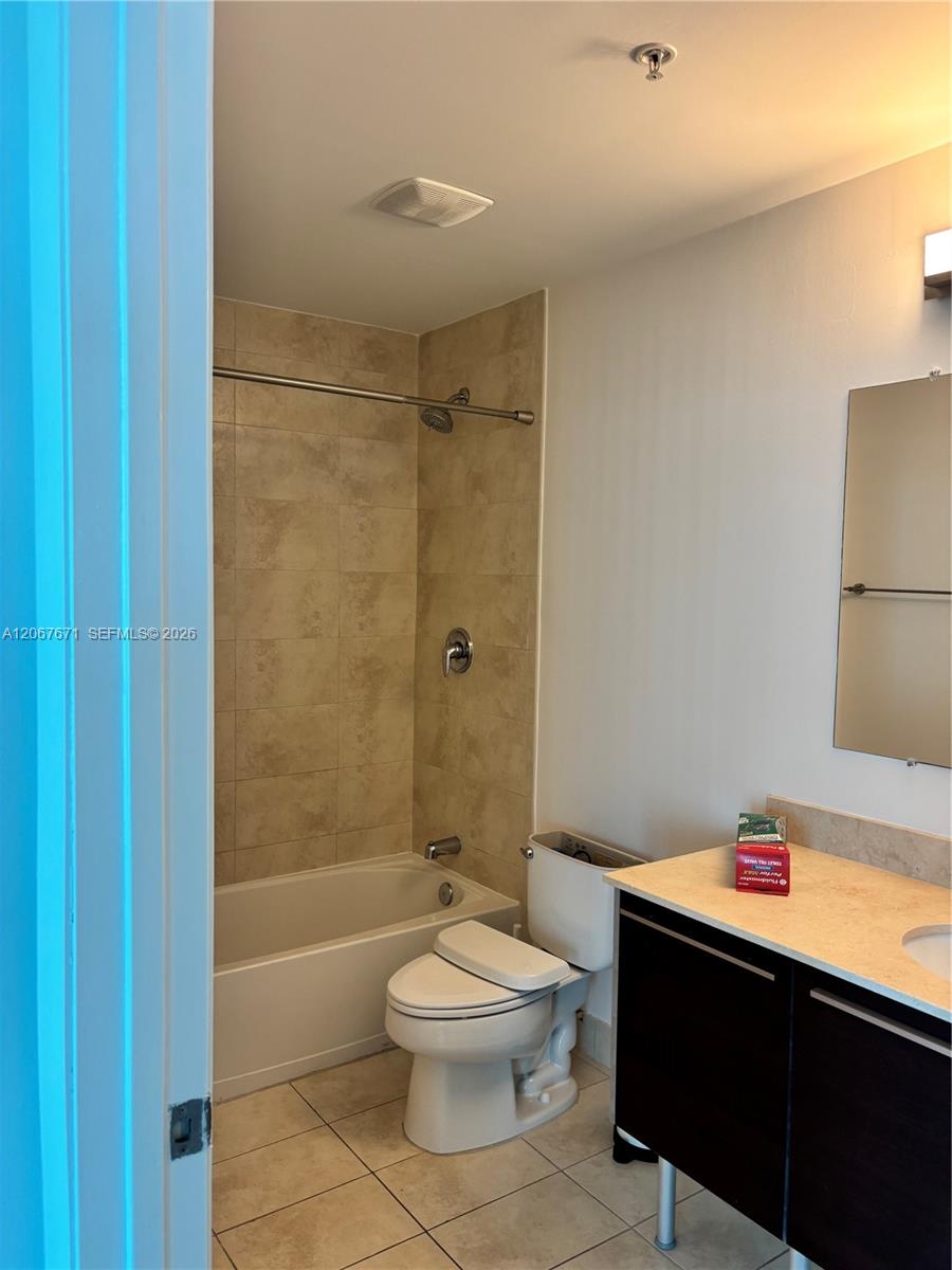 Photo of 1900 N Bayshore Drive 4011 #4011 listing for Sale