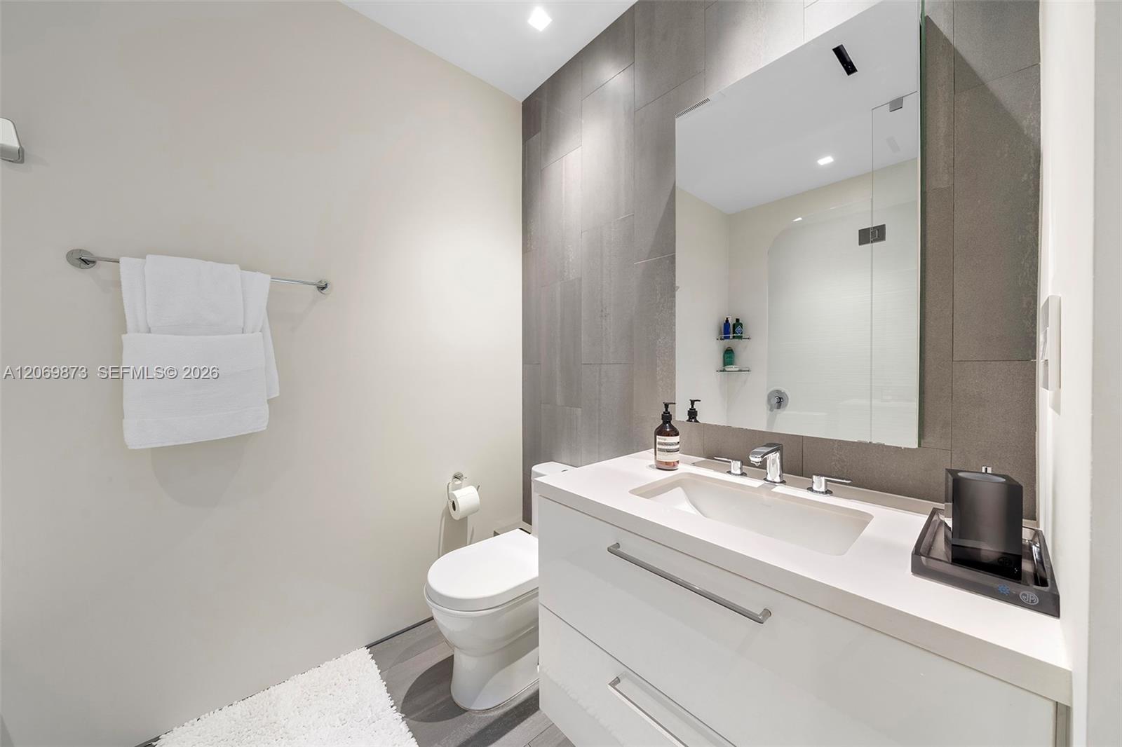 Photo of 100 S Pointe Drive 1409 #1409 listing for Sale