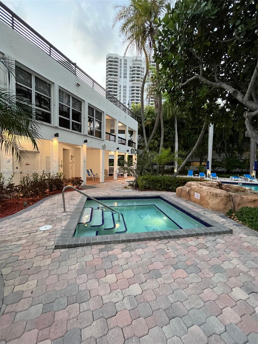 Photo of 3600 Mystic Pointe Drive 1010 #1010 listing for Sale