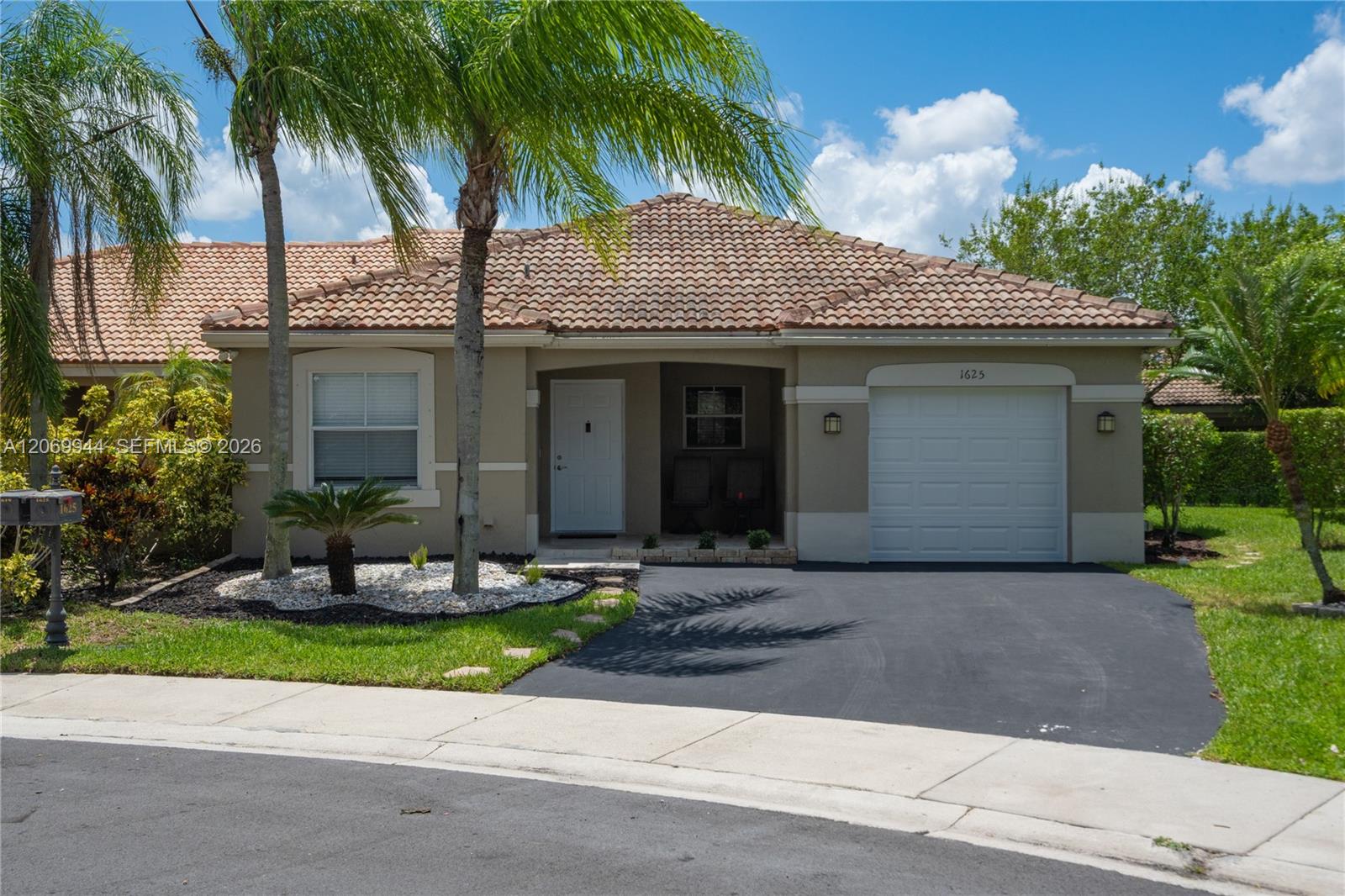 Photo of #A12069944 listing for Sale