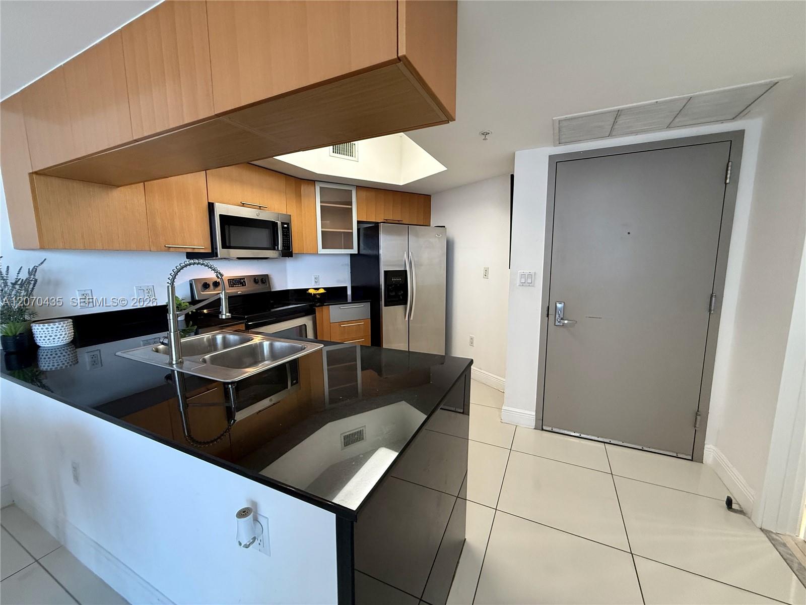 Photo of 1750 N Bayshore Drive 2202 #2202 listing for Sale