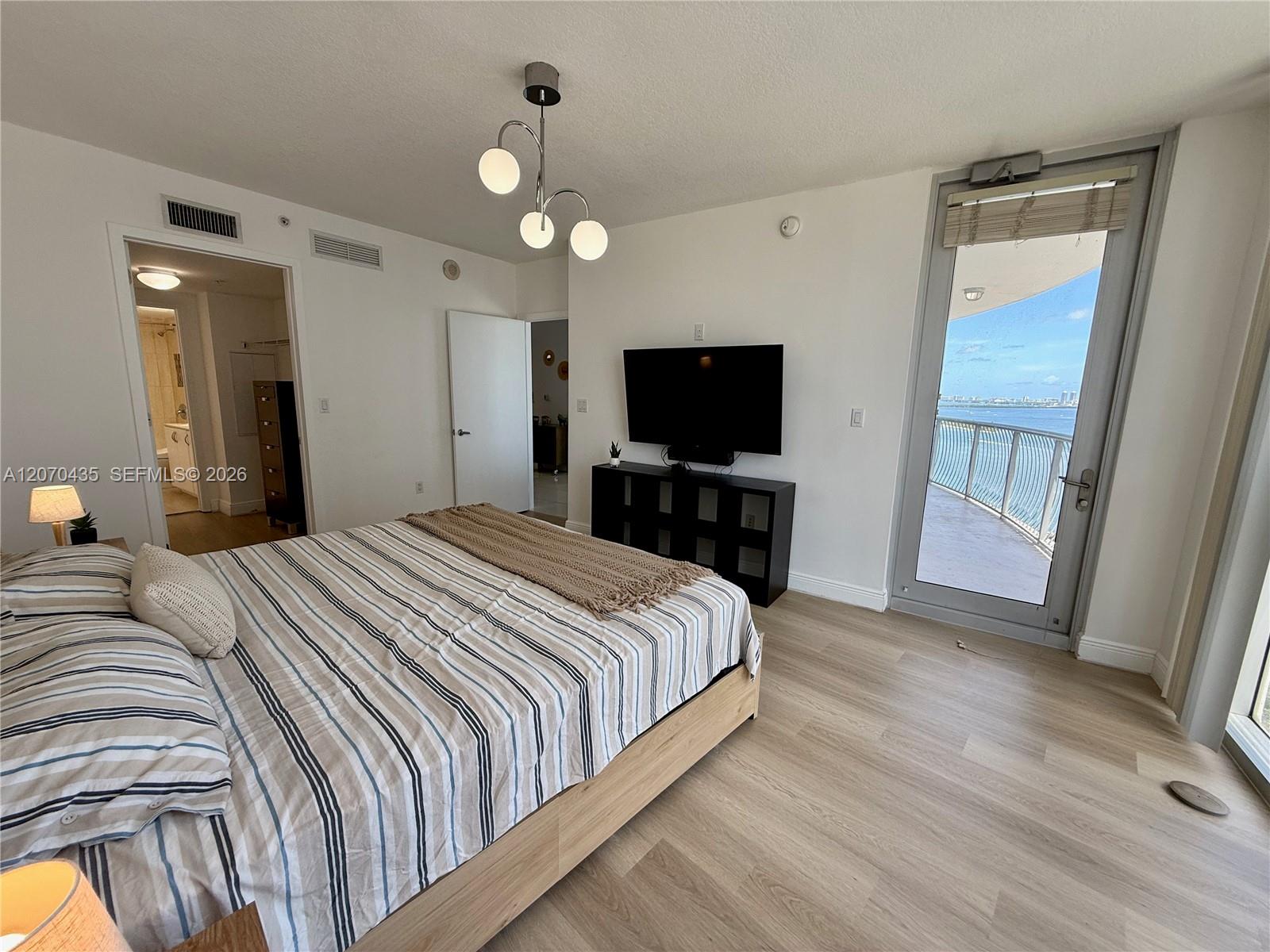 Photo of 1750 N Bayshore Drive 2202 #2202 listing for Sale