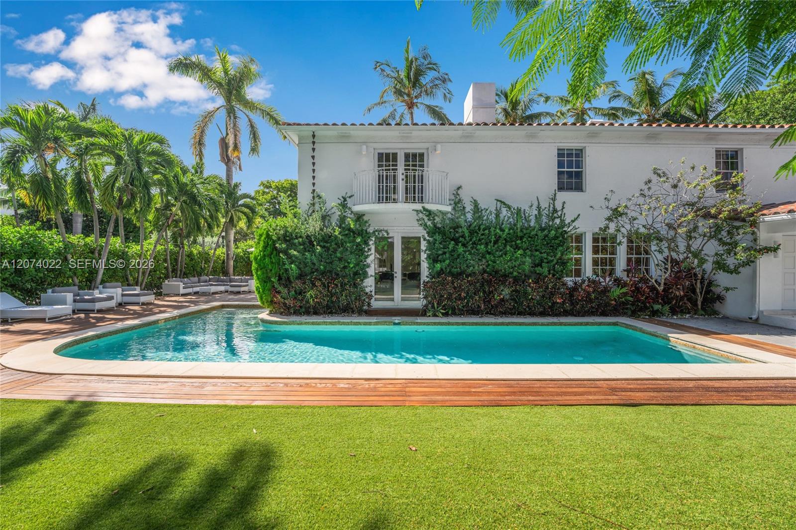 Photo of 140 N Hibiscus Drive # listing for Sale