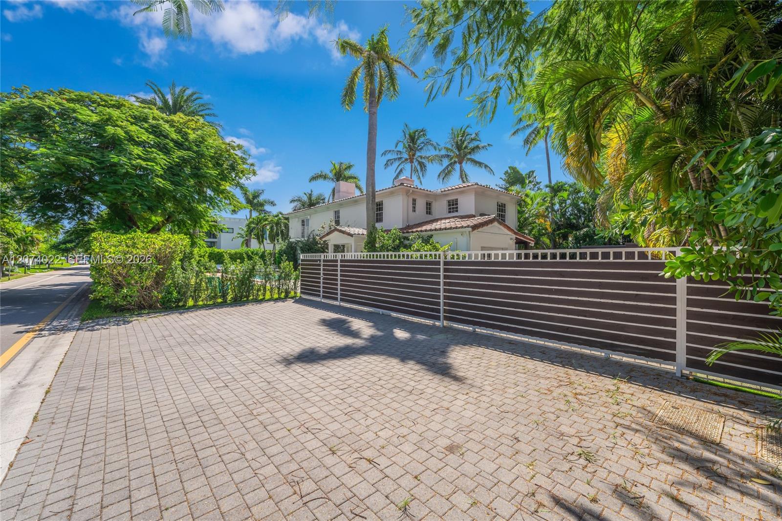 Photo of 140 N Hibiscus Drive # listing for Sale