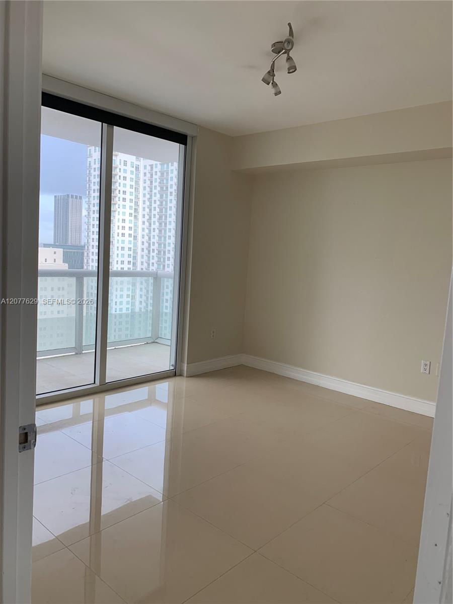 Photo of 50 Biscayne Boulevard 2507 #2507 listing for Sale
