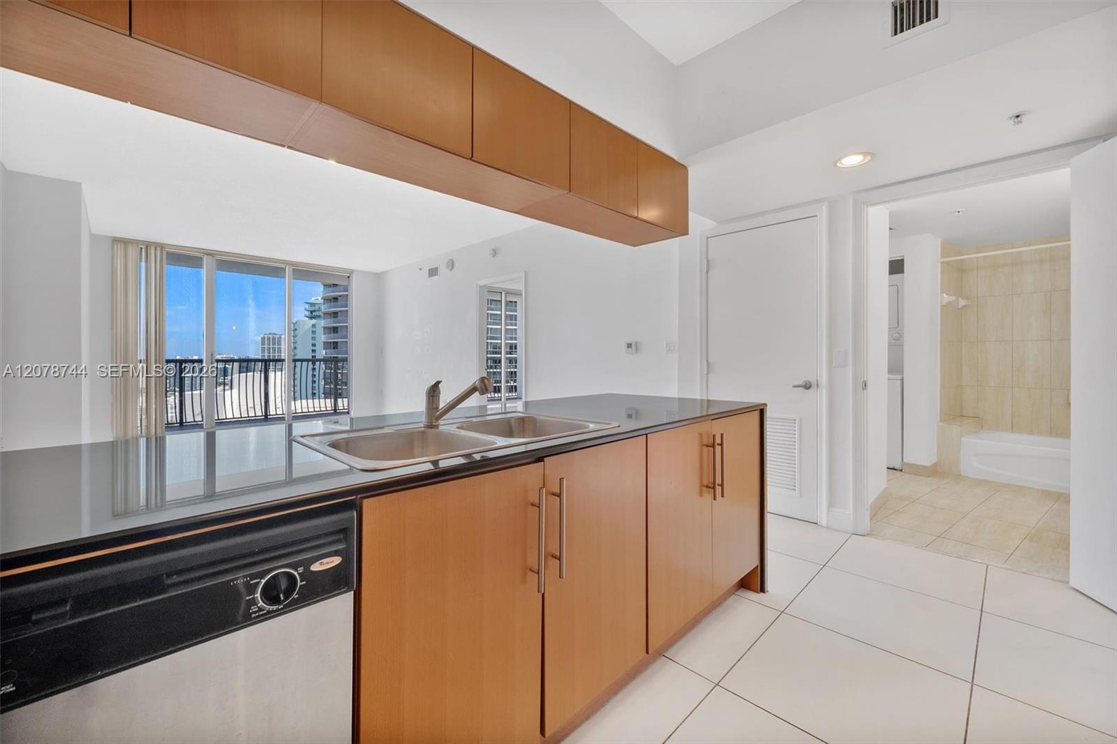Photo of 1750 N Bayshore Drive 4011 #4011 listing for Sale