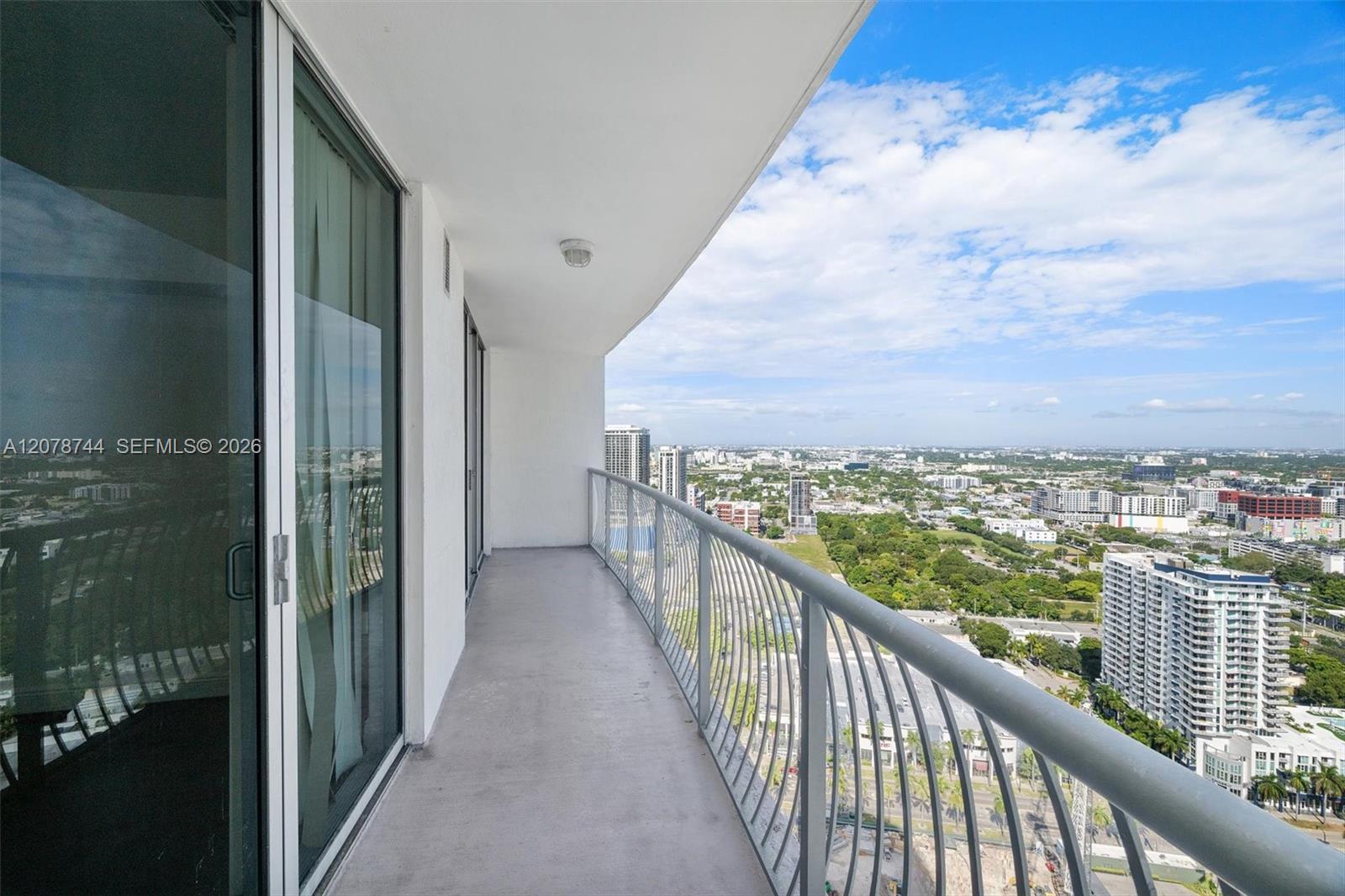 Photo of 1750 N Bayshore Drive 4011 #4011 listing for Sale