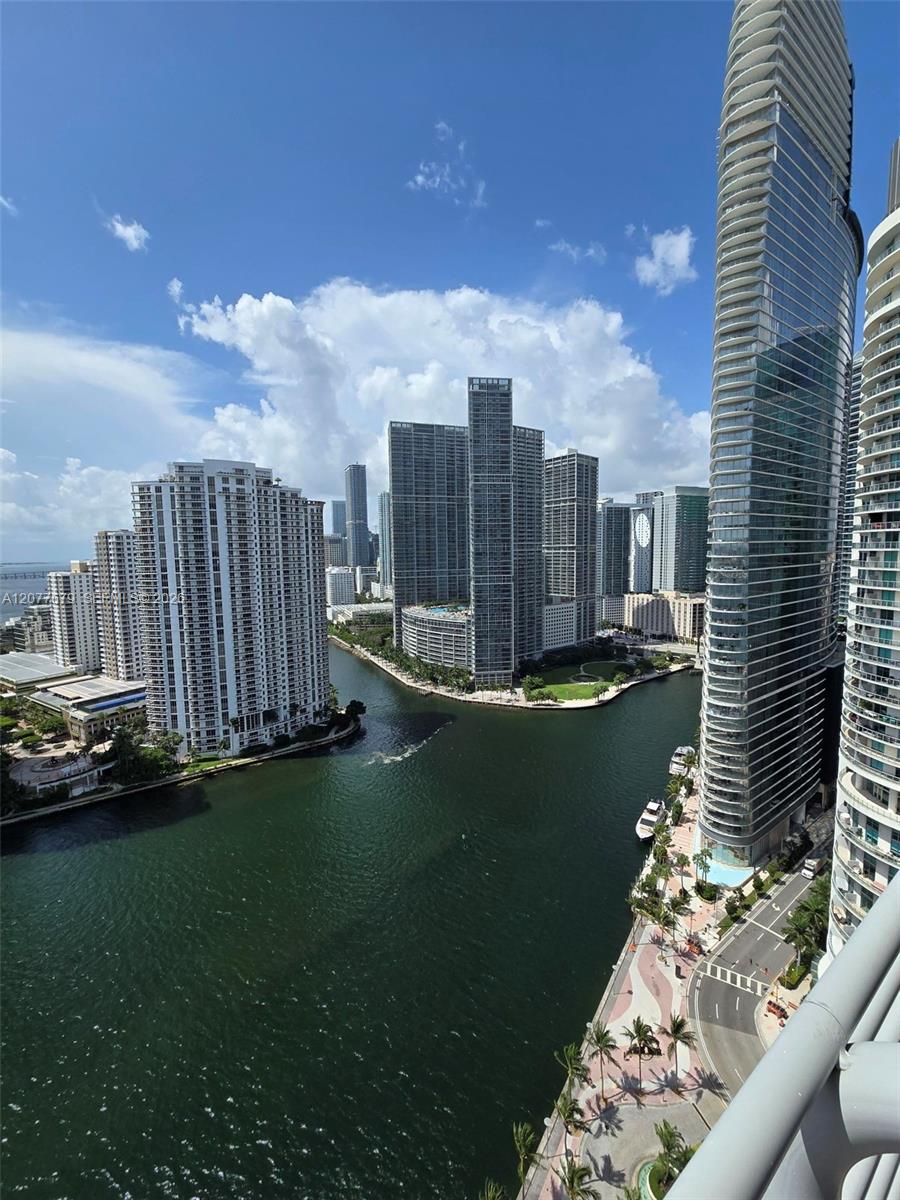 Photo of 325 S Biscayne Boulevard 3115 #3115 listing for Sale