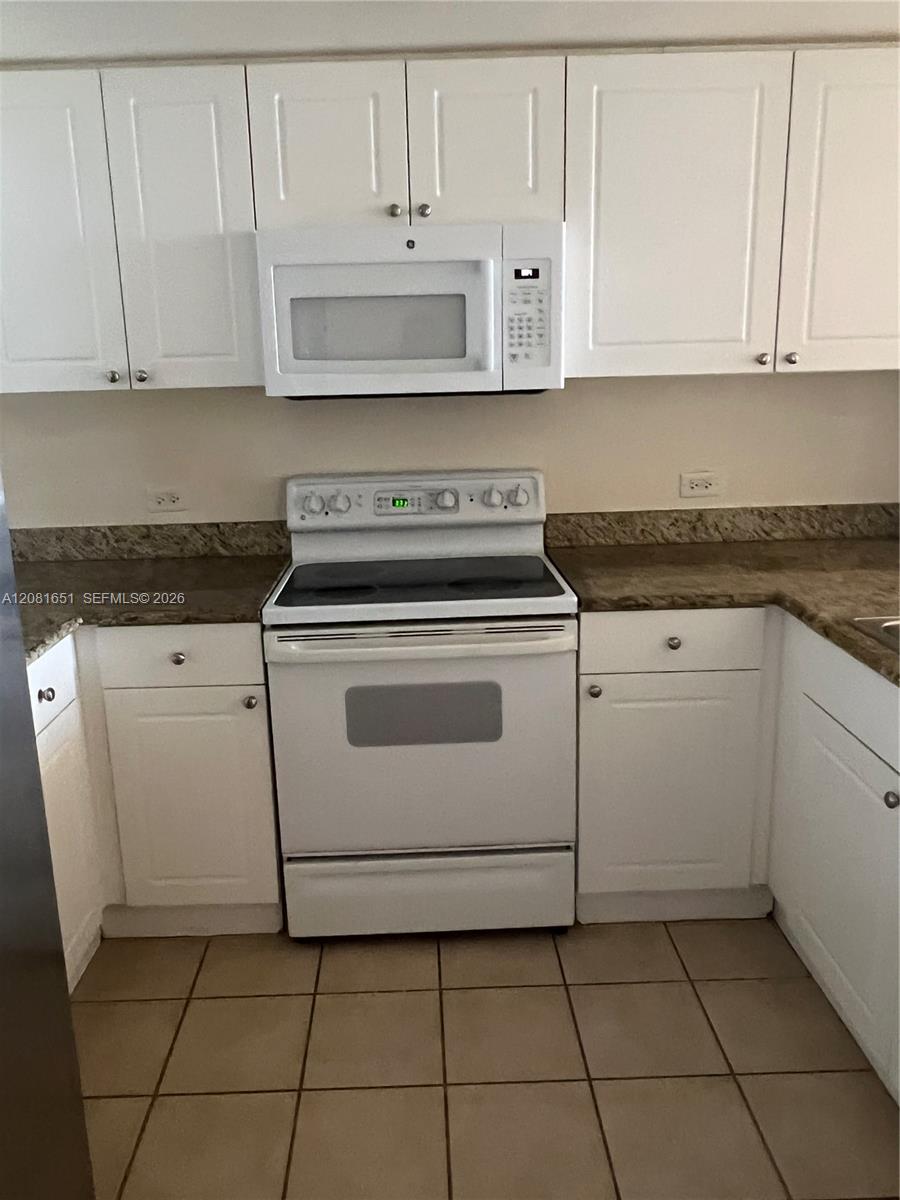 Photo of 19501 W Country Club Drive 611 #611 listing for Sale