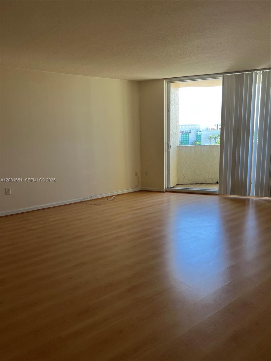 Photo of 19501 W Country Club Drive 611 #611 listing for Sale