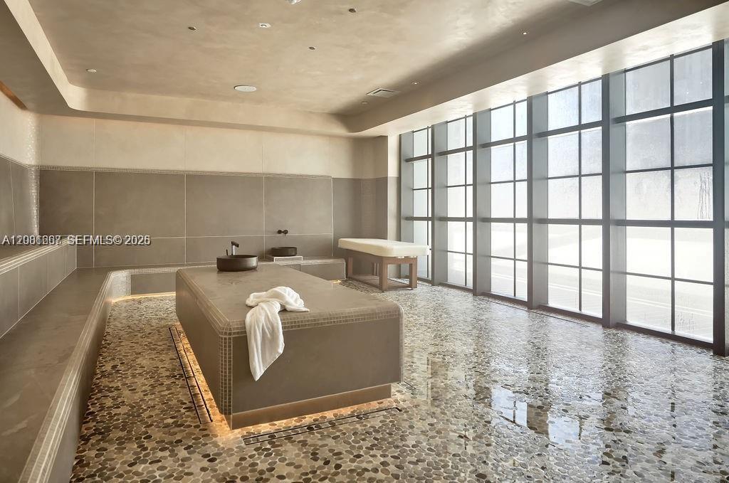 Photo of 159 NE 6th 2602 #2602 listing for Sale