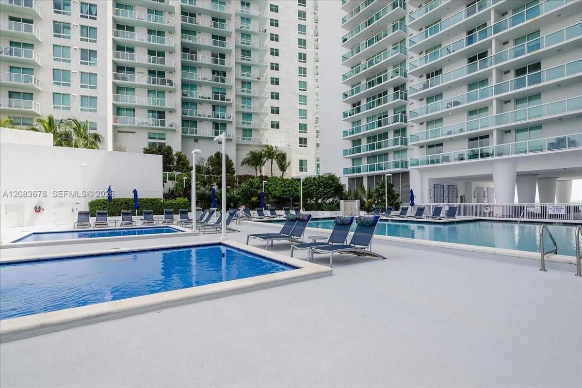 Photo of 1800 N Bayshore Drive 612 #612 listing for Sale