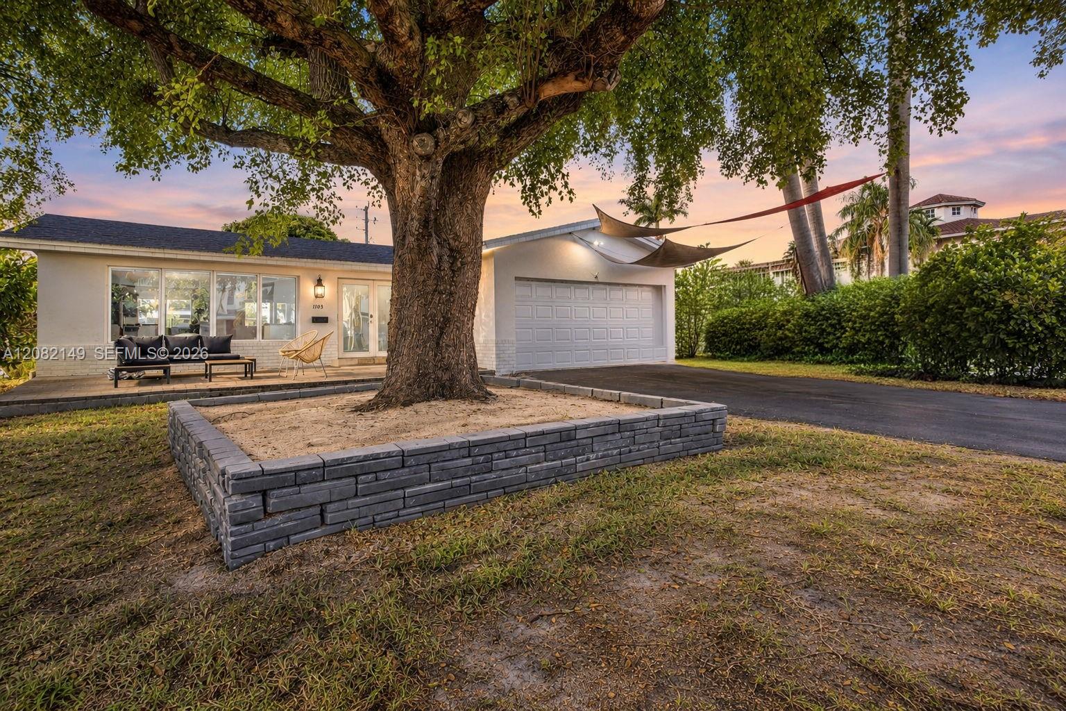 Photo of 1103 Washington Street # listing for Sale