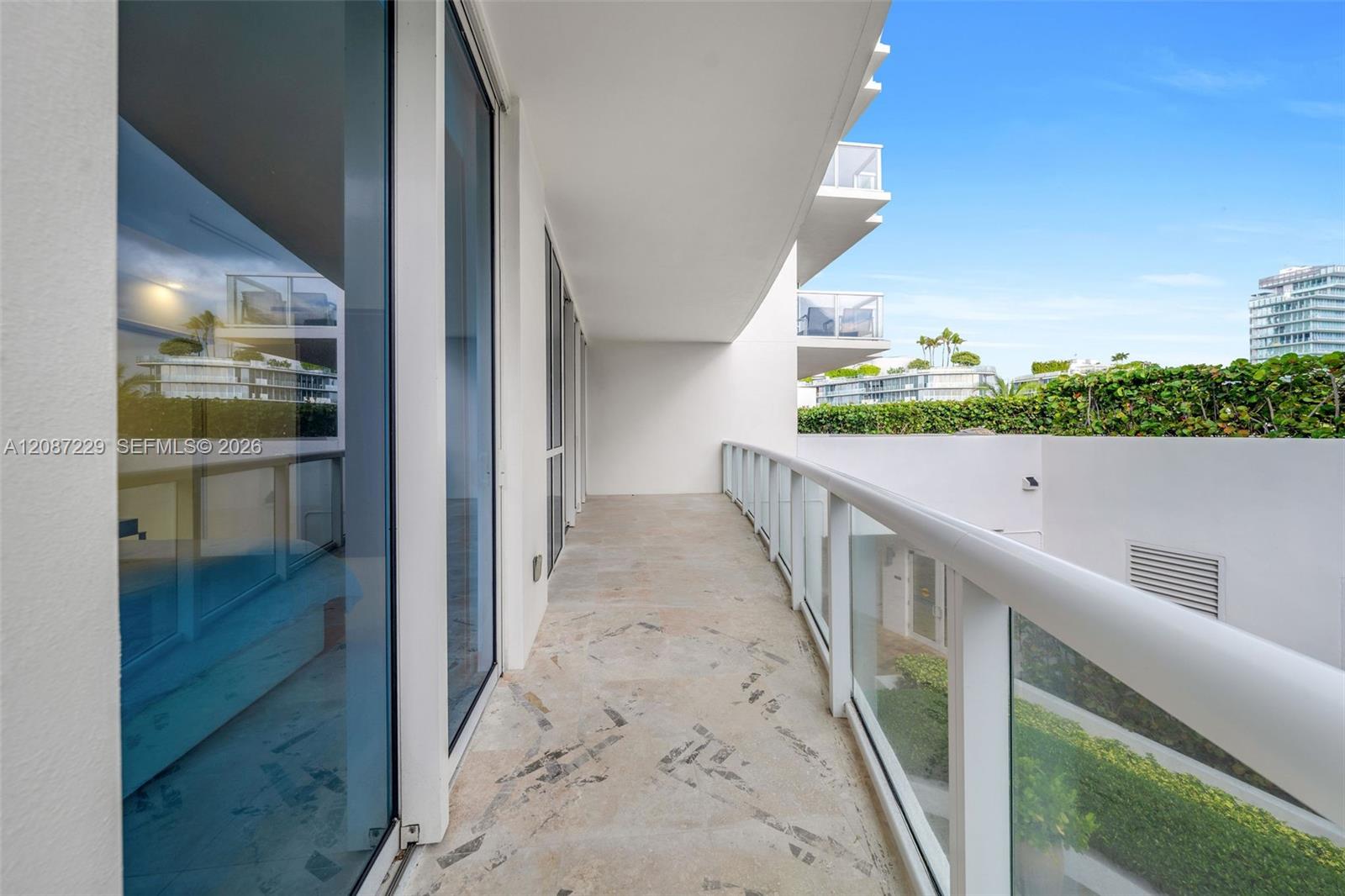 Photo of 50 S Pointe Drive 514 #514 listing for Sale