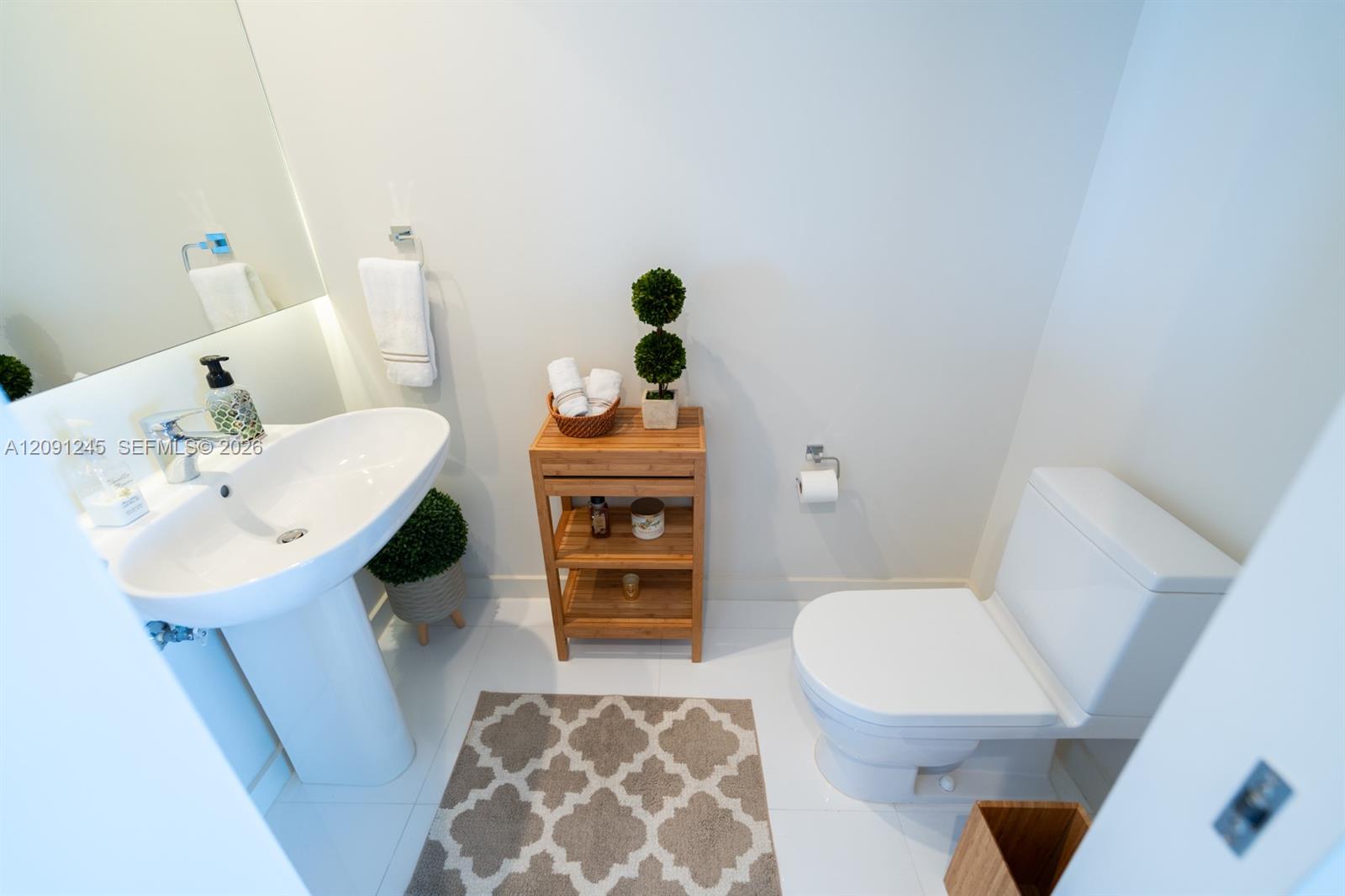 Photo of 1100 Biscayne Boulevard 3302 #3302 listing for Sale