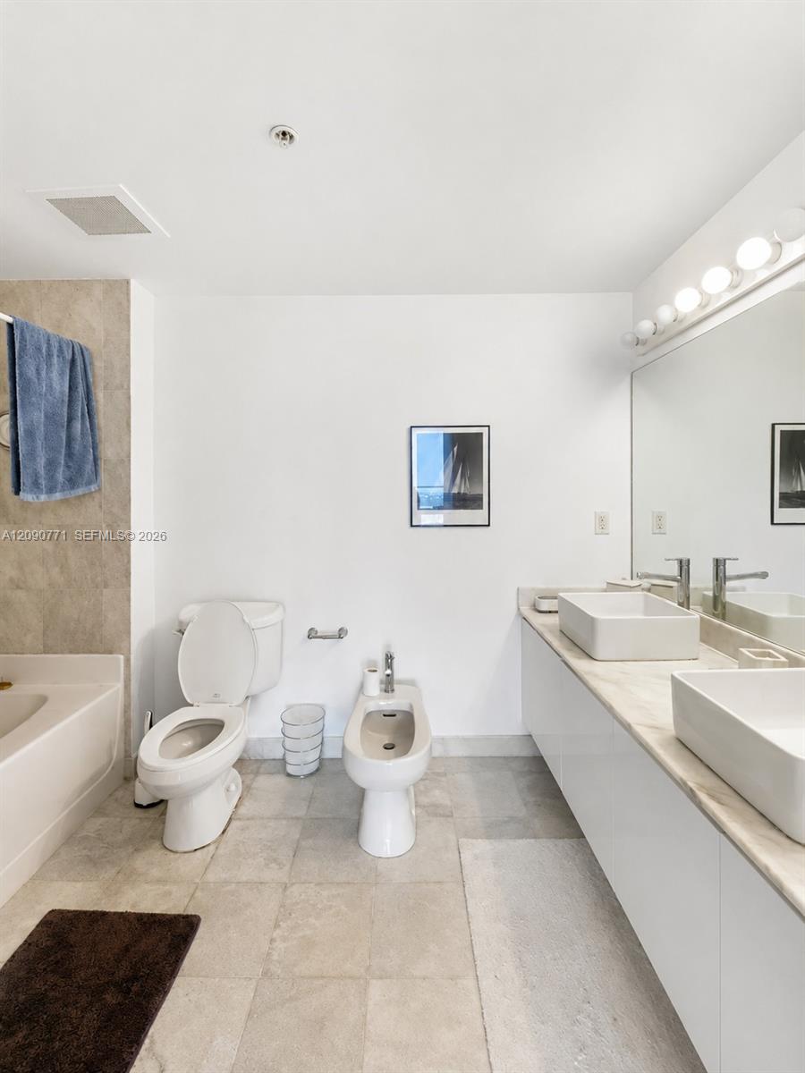 Photo of 601 NE 36th Street 3105 #3105 listing for Sale