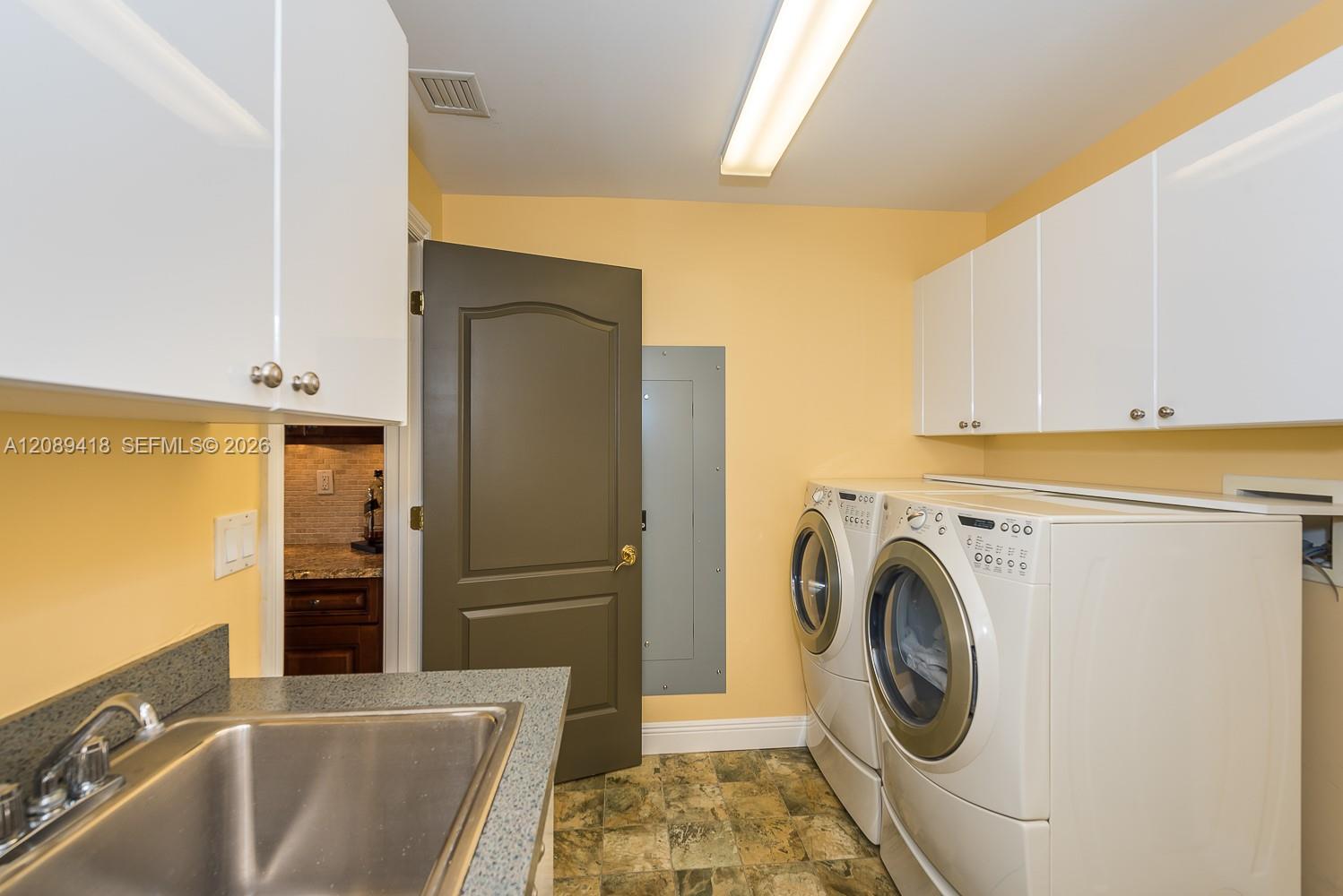 Photo of 3501 N Ocean Drive 7C #7C listing for Sale