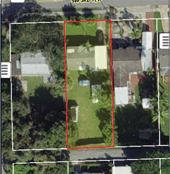 Enormous LOT! nearly 8,000 sq ft. with alley access.