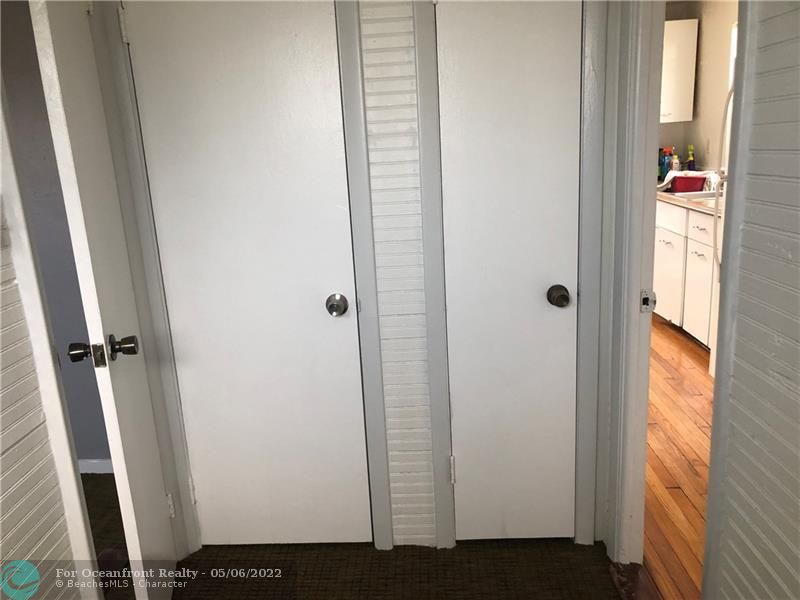 Extra room 1- walk in closet or Pantry 2nd view