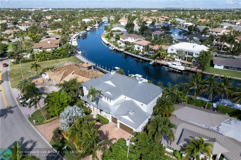 4,848 sq ft under air home on the water in Lighthouse Point