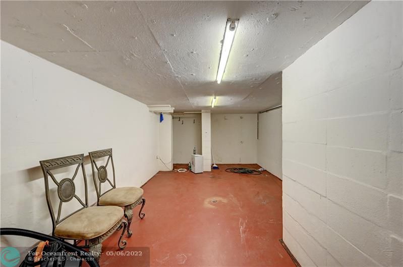 CONCRETE BOMB SHELTER in basement. perfectly dry and clean!
