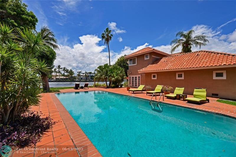 Large Deep Pool with waterfront views!