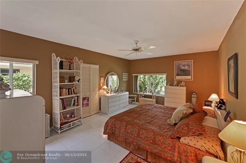 Large bedrooms with walk in closets!