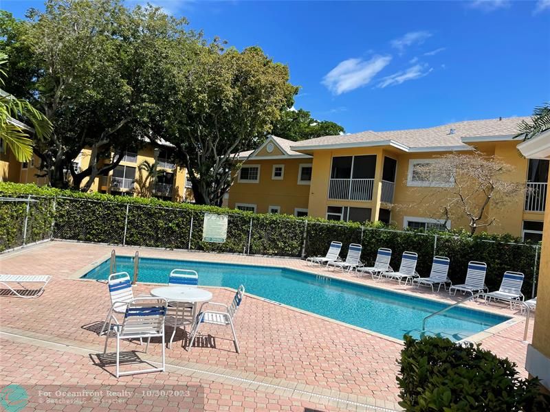 Unit D104 in Chateau de Ville Condo Condominimum for Sale in Dania Beach MLS F10403452